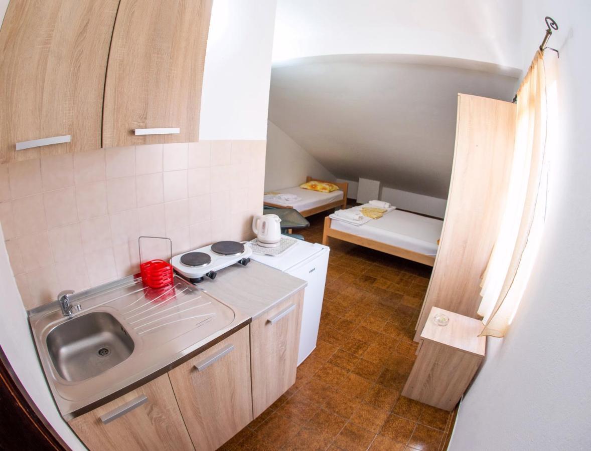 Guest House Lotos Бечичи Экстерьер фото