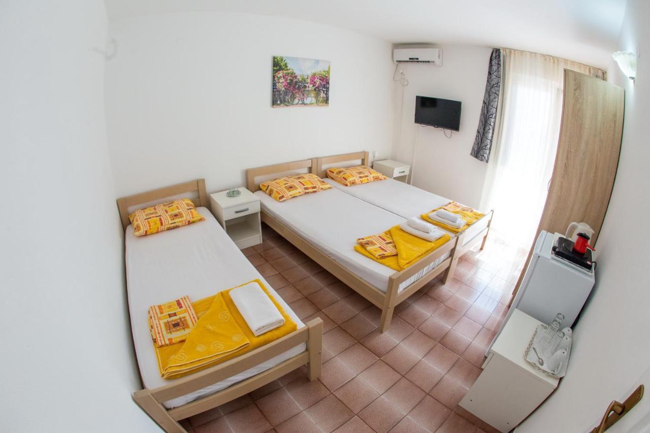 Guest House Lotos Бечичи Экстерьер фото