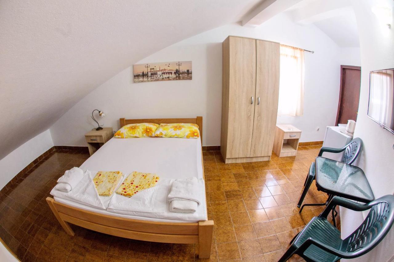 Guest House Lotos Бечичи Экстерьер фото