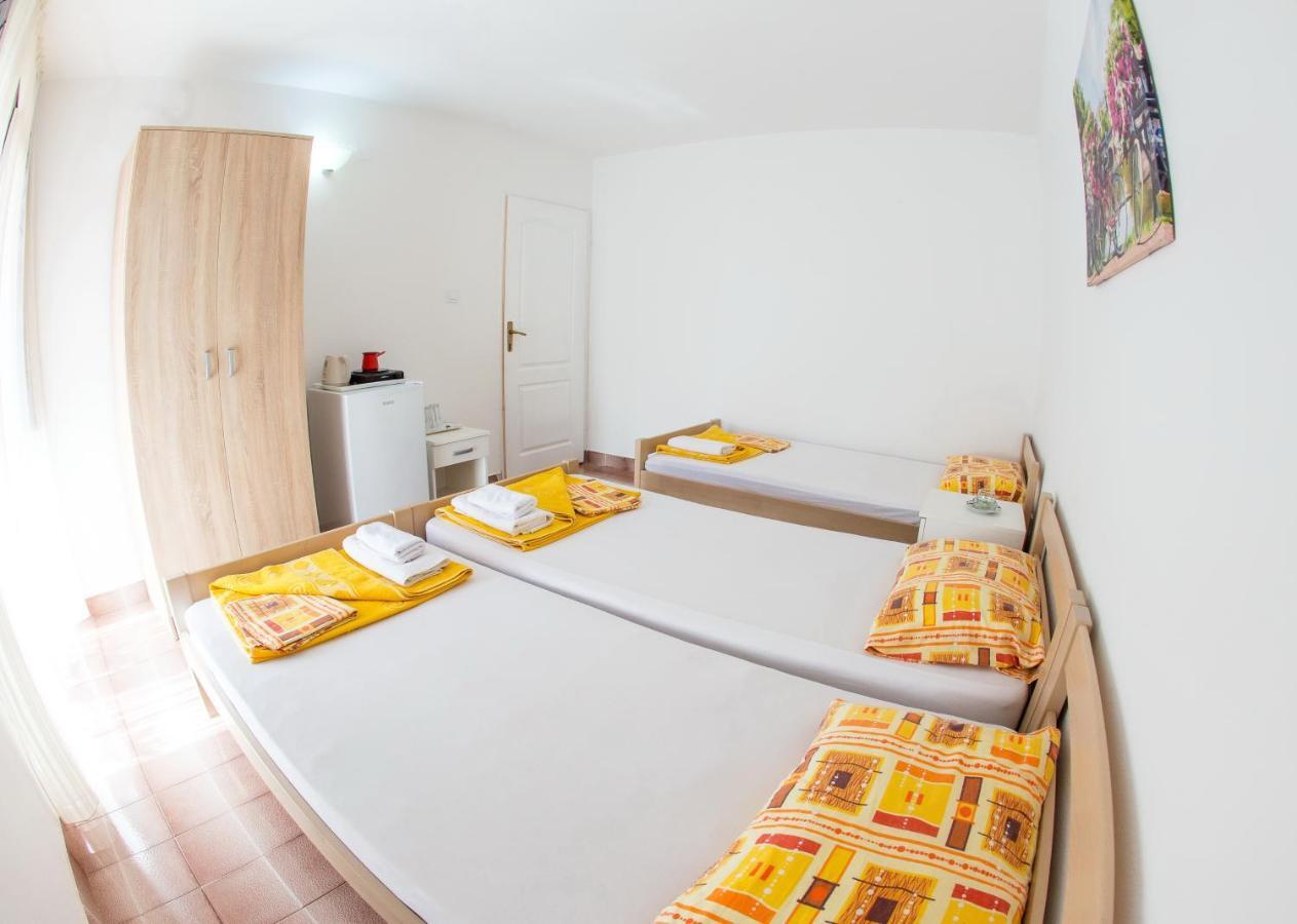 Guest House Lotos Бечичи Экстерьер фото